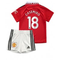 Fotbalové Dres Manchester United Casemiro #18 Dětské Domácí 2022-23 Krátký Rukáv (+ trenýrky)